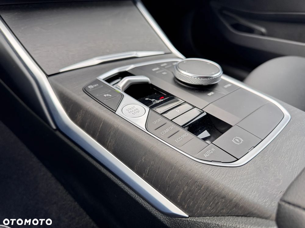 BMW Seria 3 320d xDrive mHEV M Sport sport - 12