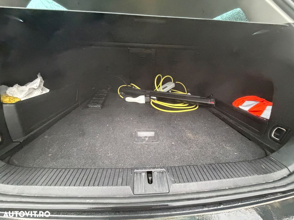 Volkswagen Passat - 14