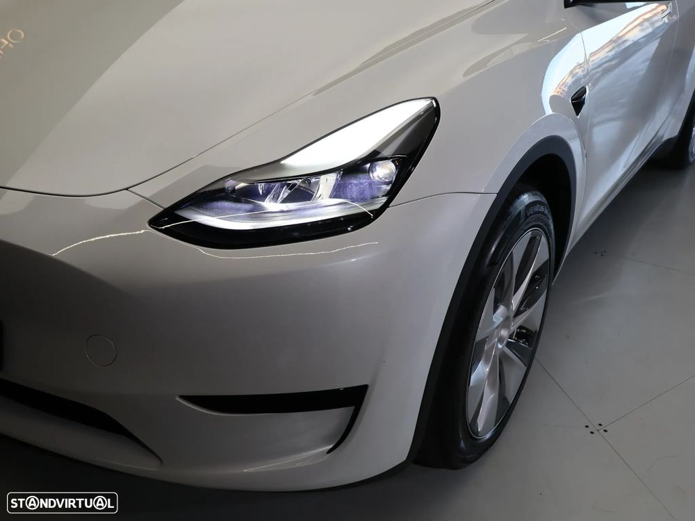 Tesla Model Y Standard - 11