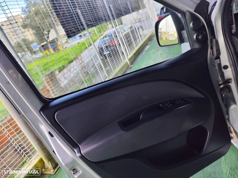 Fiat Doblo 1.3 M-Jet 7L Start&Stop - 18