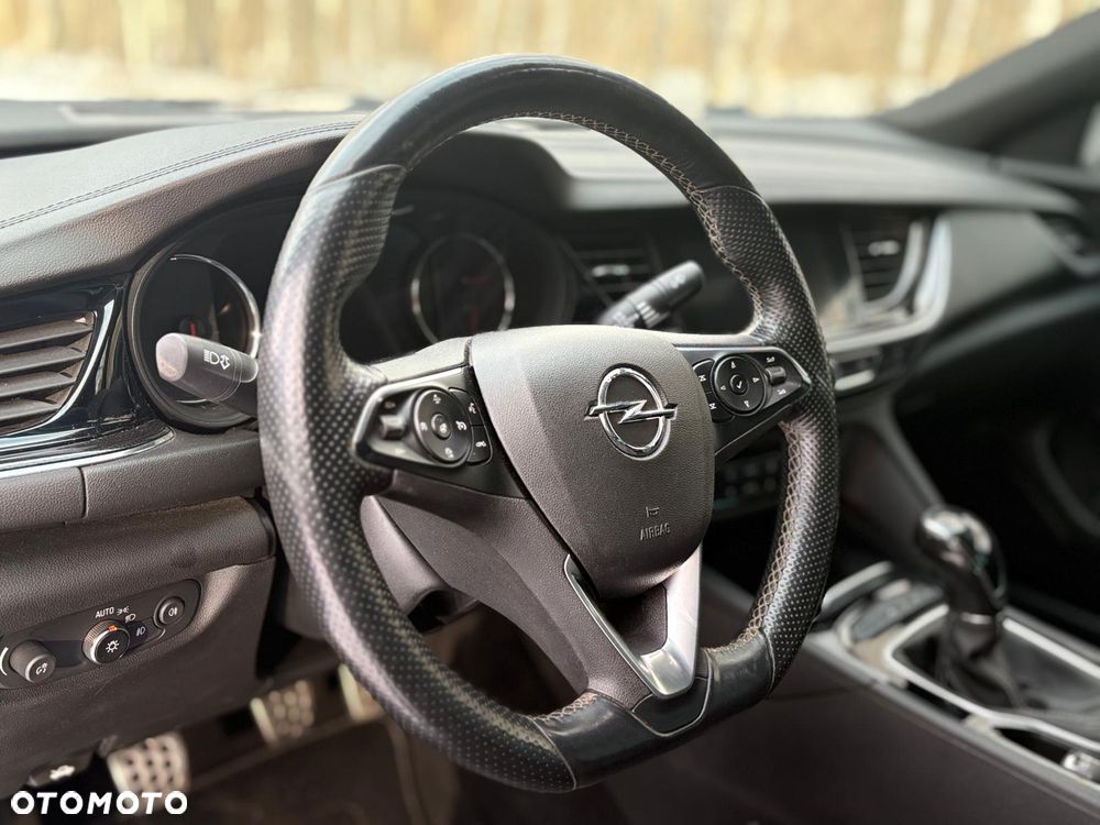 Opel Insignia - 22