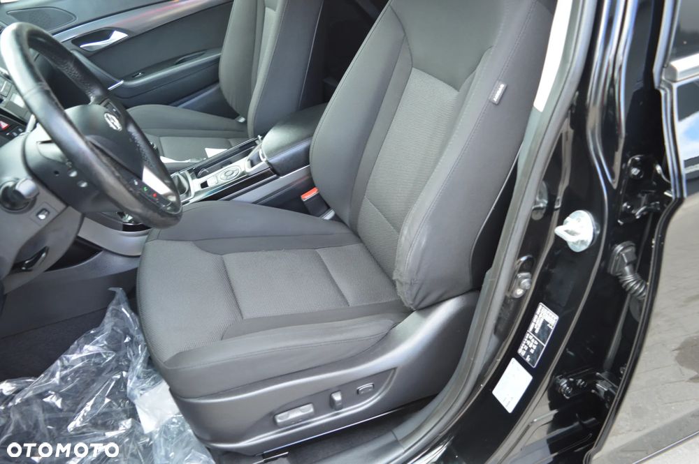 Hyundai i40 Kombi blue 1.6 Family+ - 16