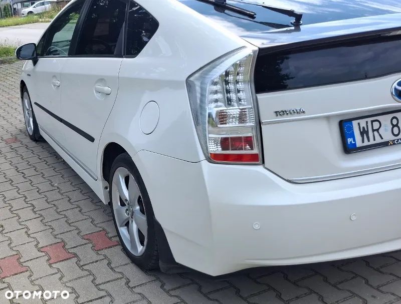 Toyota Prius - 4