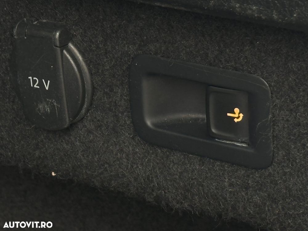 Volkswagen Passat 1.6 TDI SCR DSG Comfortline - 35