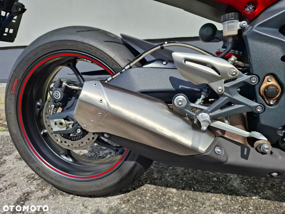 Triumph Street Triple - 15