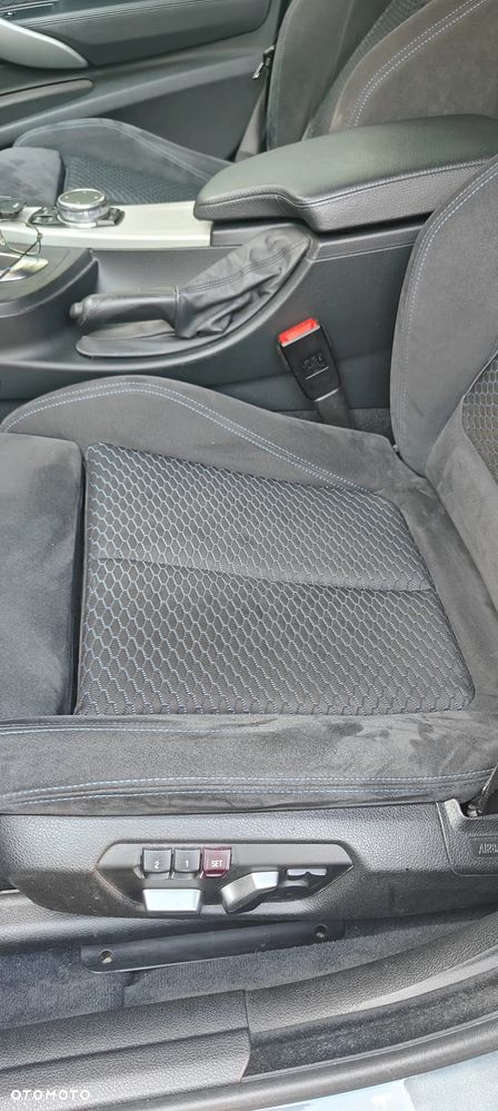 BMW 3GT 330d xDrive M Sport - 11