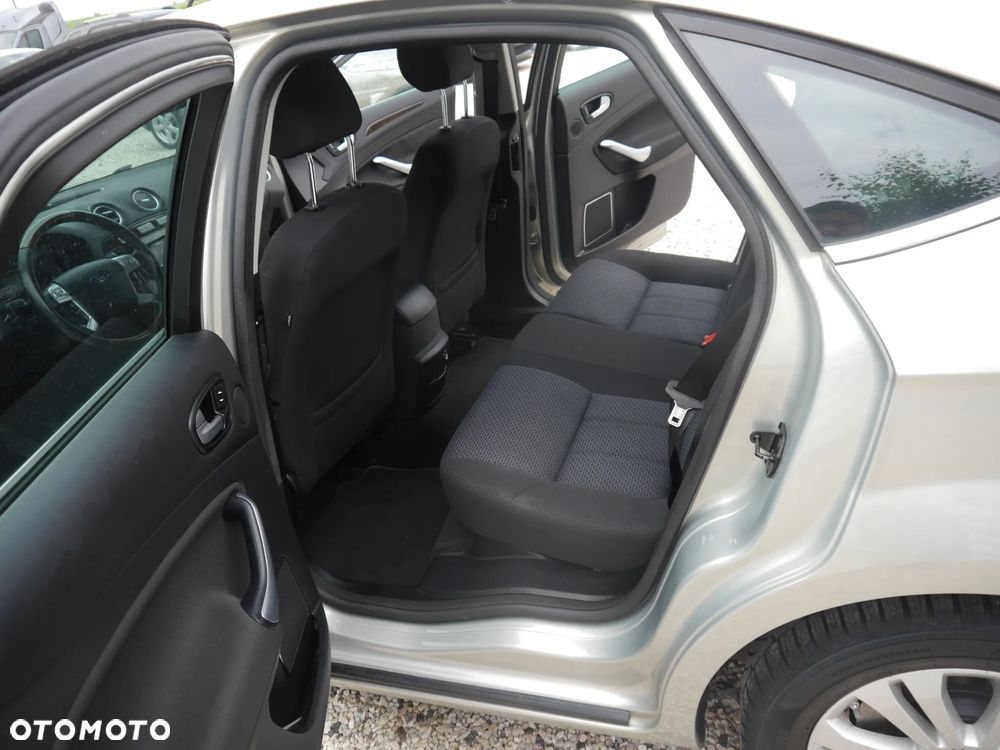 Ford Mondeo 2.0 Ghia Executive - 19