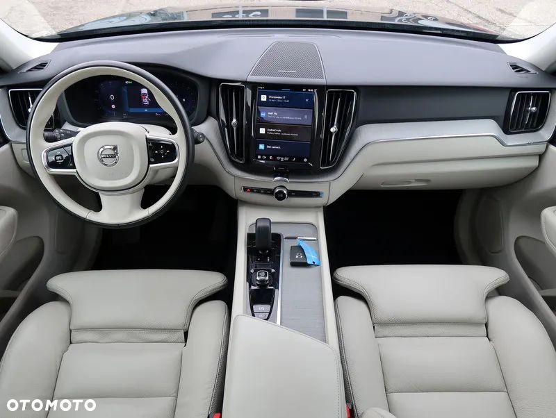 Volvo XC 60 B5 B AWD Plus Dark - 13