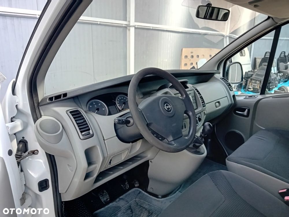 Opel Vivaro - 12