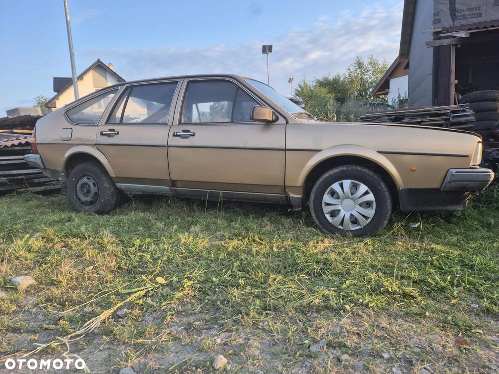 Volkswagen Passat 1.6 GL TD - 2