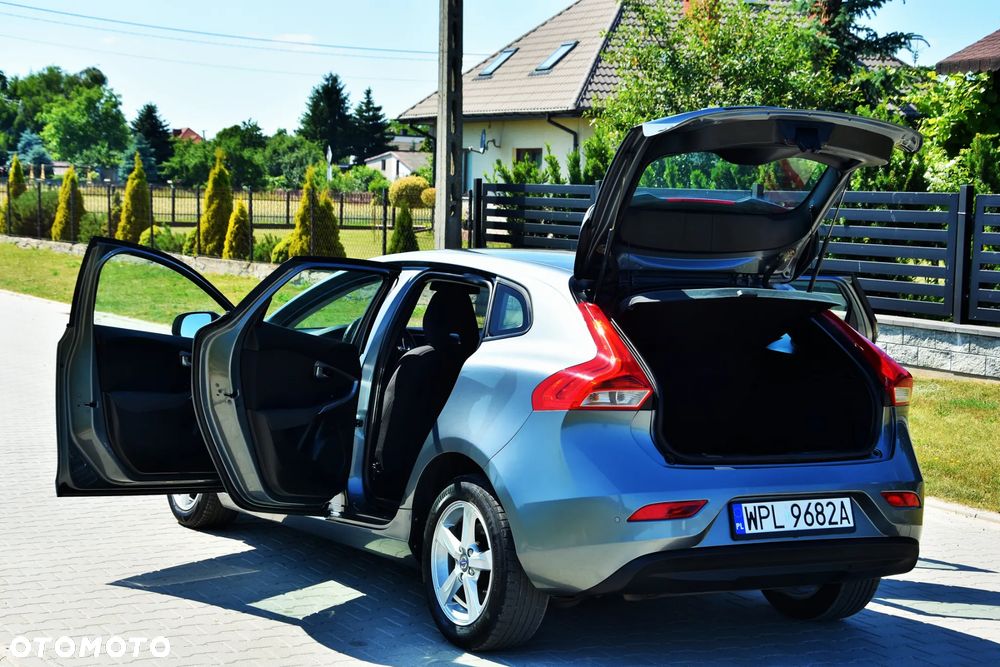 Volvo V40 D2 Momentum - 18