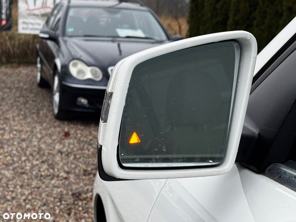 Mercedes-Benz ML 350 4MATIC (BlueEFFICIENCY) 7G-TRONIC - 33