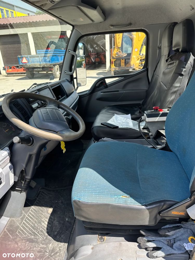 Mitsubishi CANTER - 9