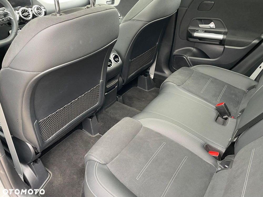 Mercedes-Benz GLA - 15