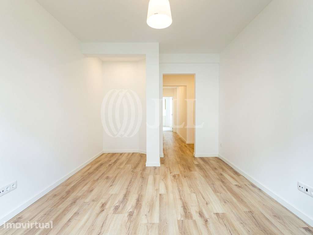 Apartamento T3+1, renovado, Campo Pequeno, Lisboa - Grande imagem: 3/25