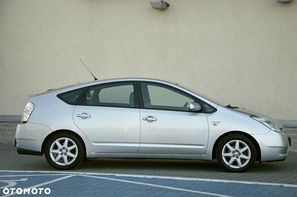 Toyota Prius 1.5 VVT-i Prestige - 16