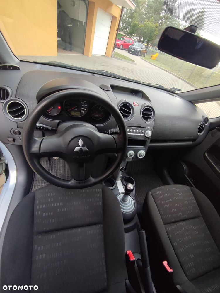 Mitsubishi Colt 1.1 - 10