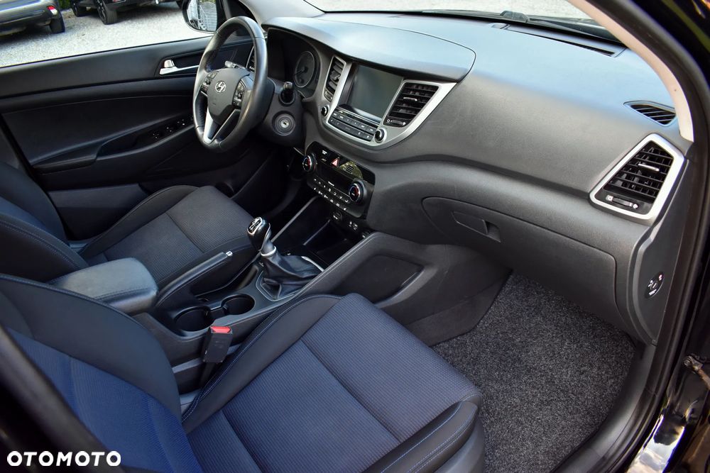 Hyundai Tucson 1.7 CRDI BlueDrive Style 2WD - 35