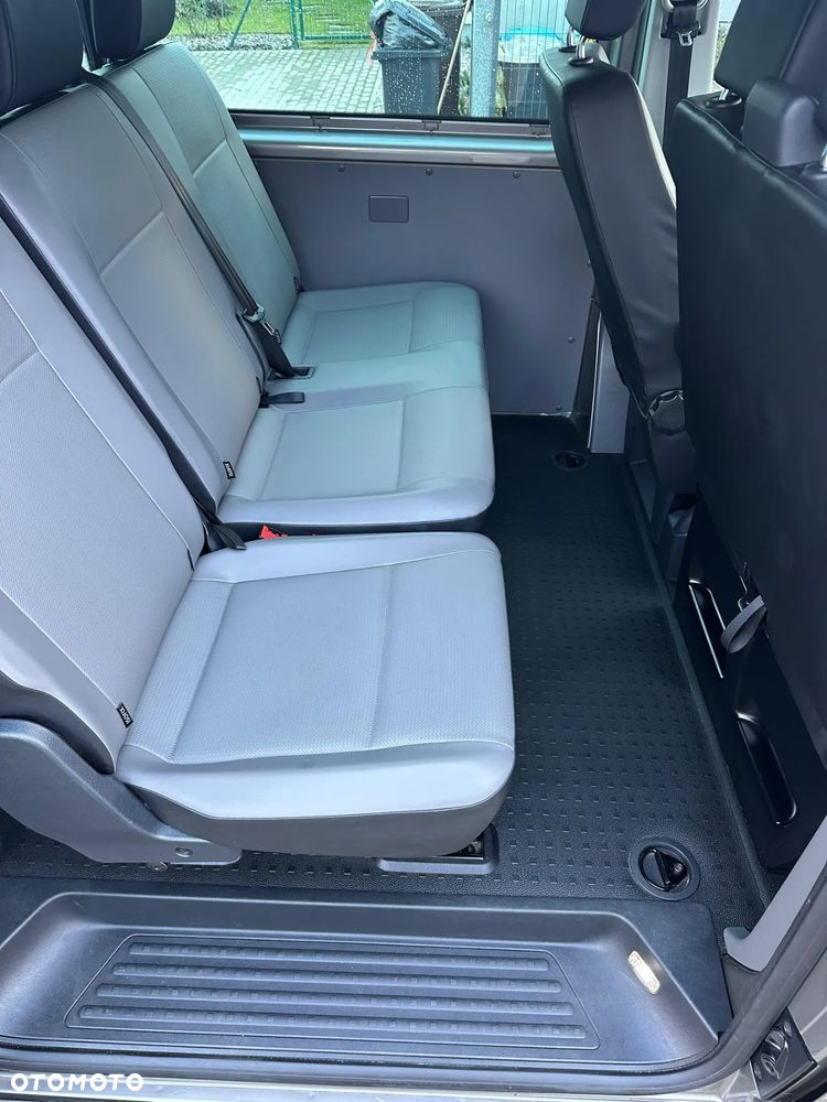 Volkswagen Caravelle 6.1 2.0 TDI L2 Trendline DSG - 18