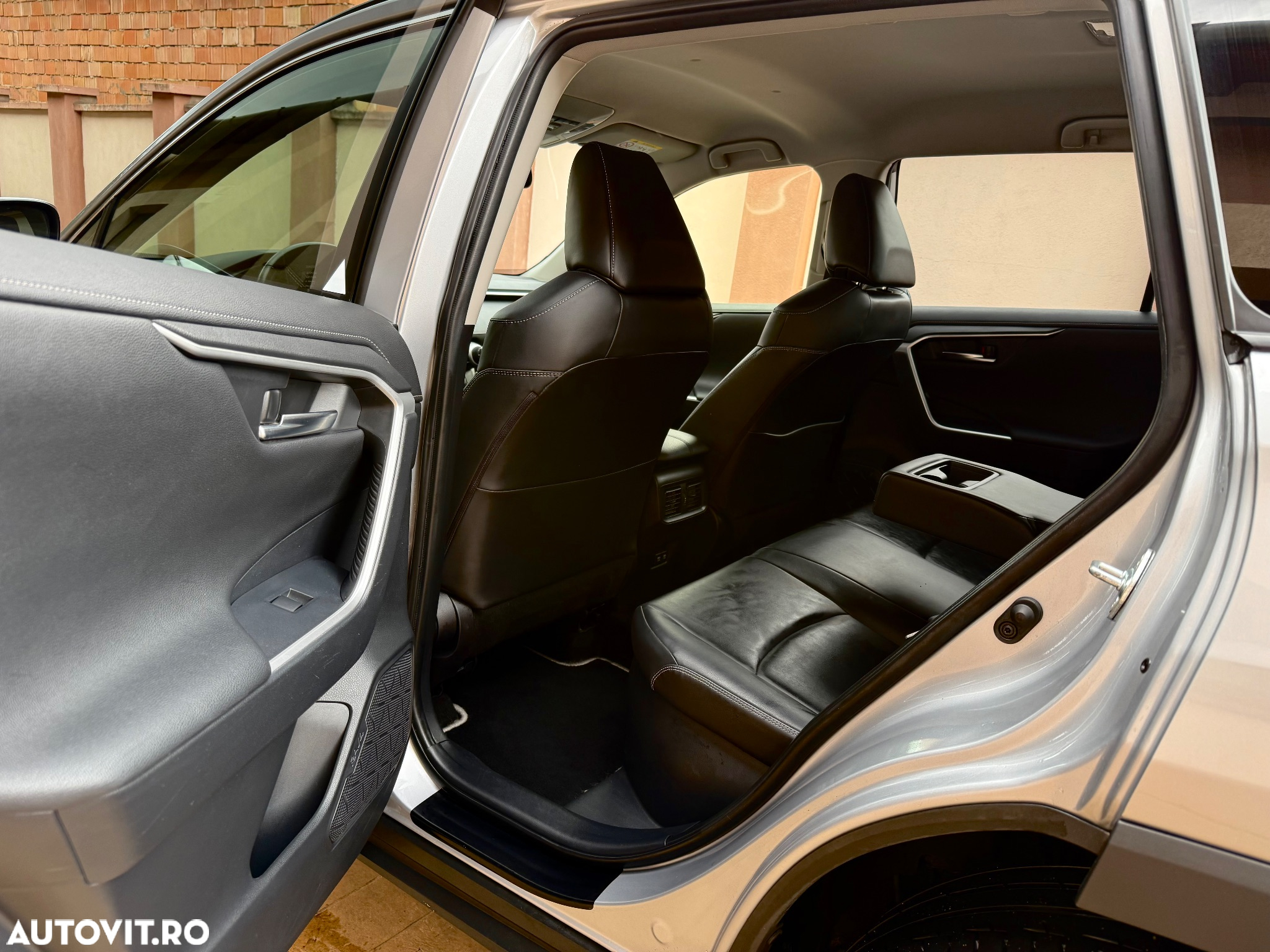 Toyota RAV4 - 18