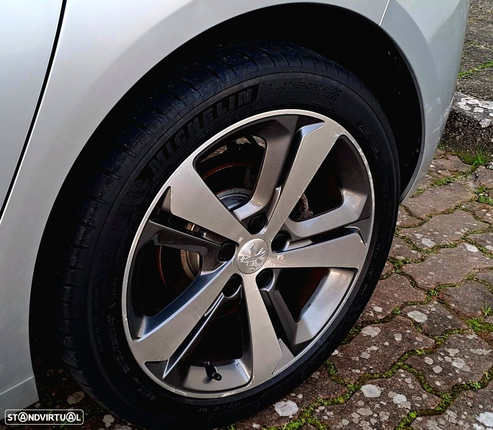 Peugeot 308 1.6 BlueHDi Active J17 - 12
