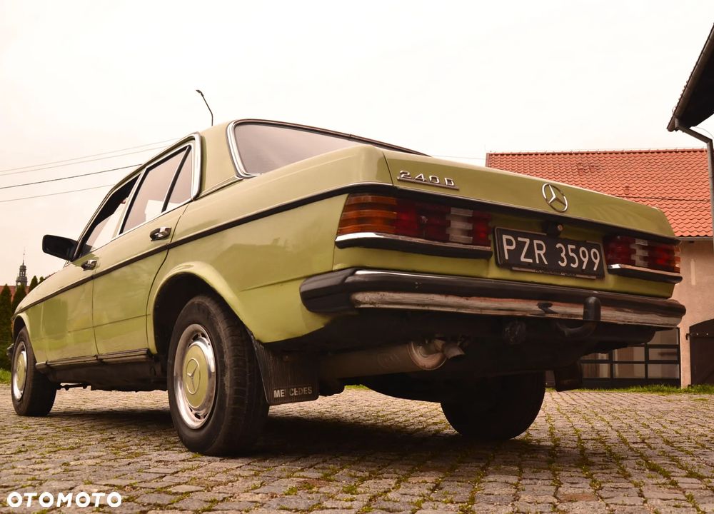 Mercedes-Benz W123 - 20