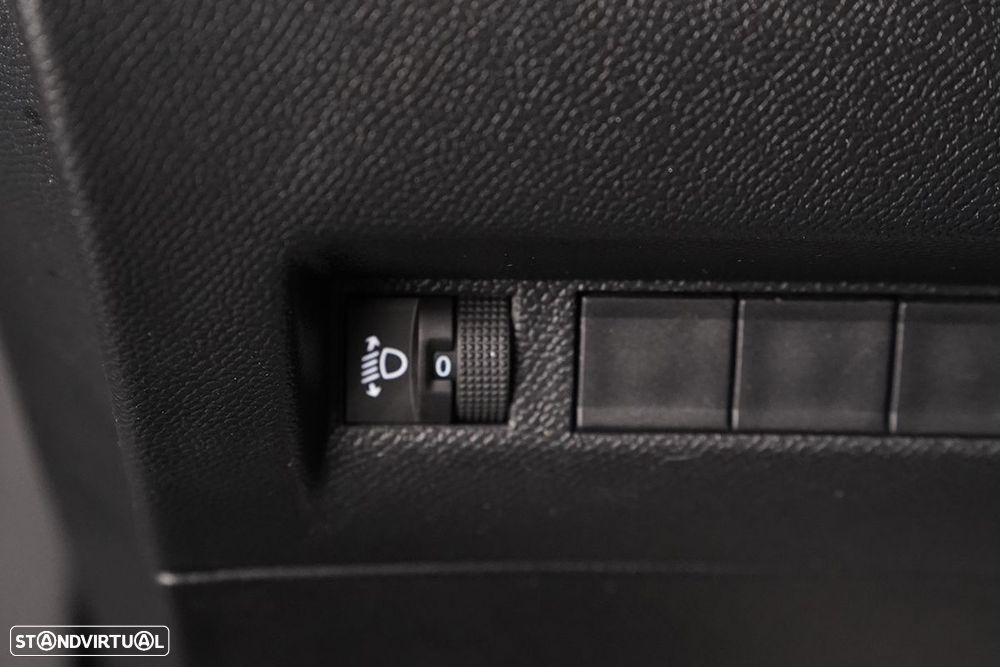 Peugeot 2008 1.2 PureTech Allure - 22