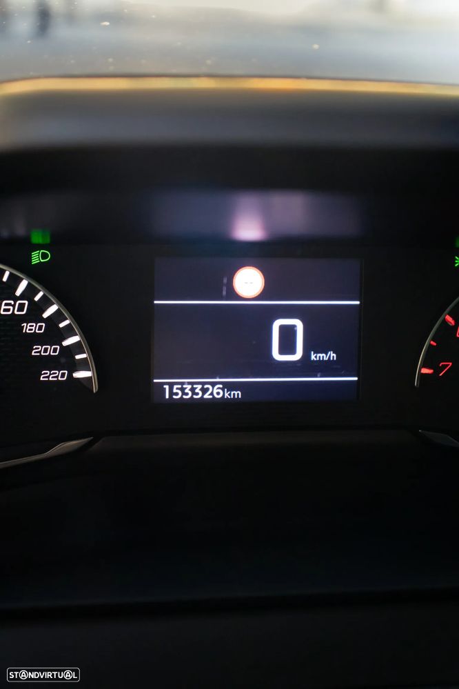 Peugeot 2008 BlueHDi 110 Active Pack - 7