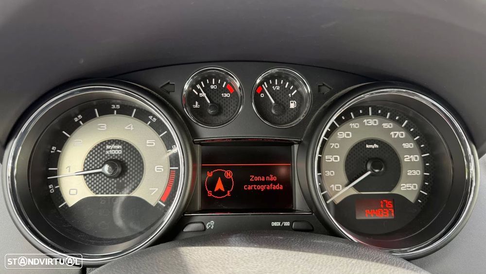 Peugeot RCZ 1.6 200 THP GT-Line - 28