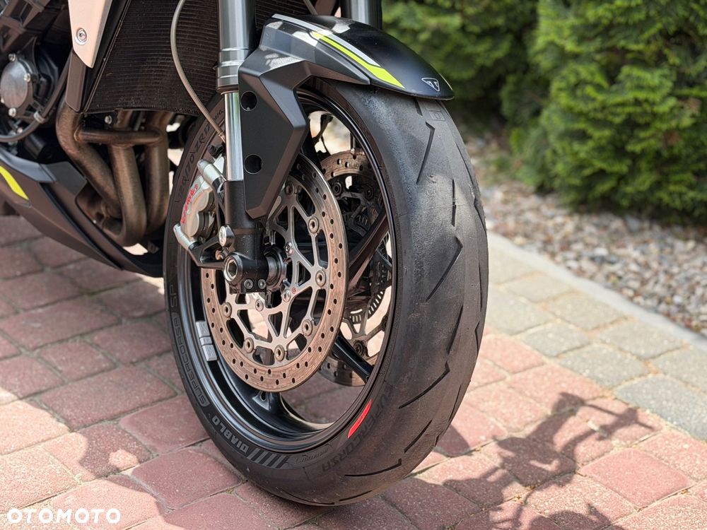 Triumph Street Triple - 21