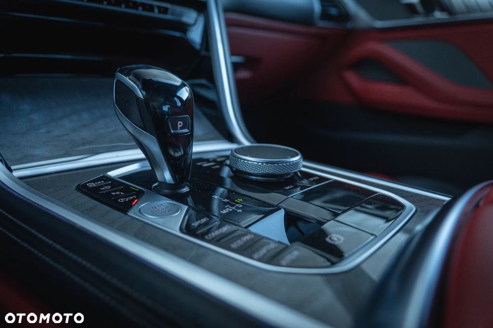 BMW Seria 8 840i xDrive - 14