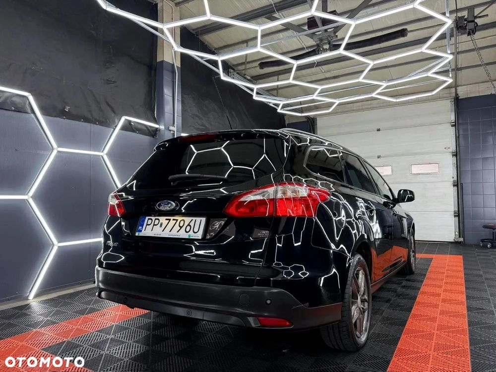 Ford Focus 1.6 TDCi DPF SYNC Edition - 6