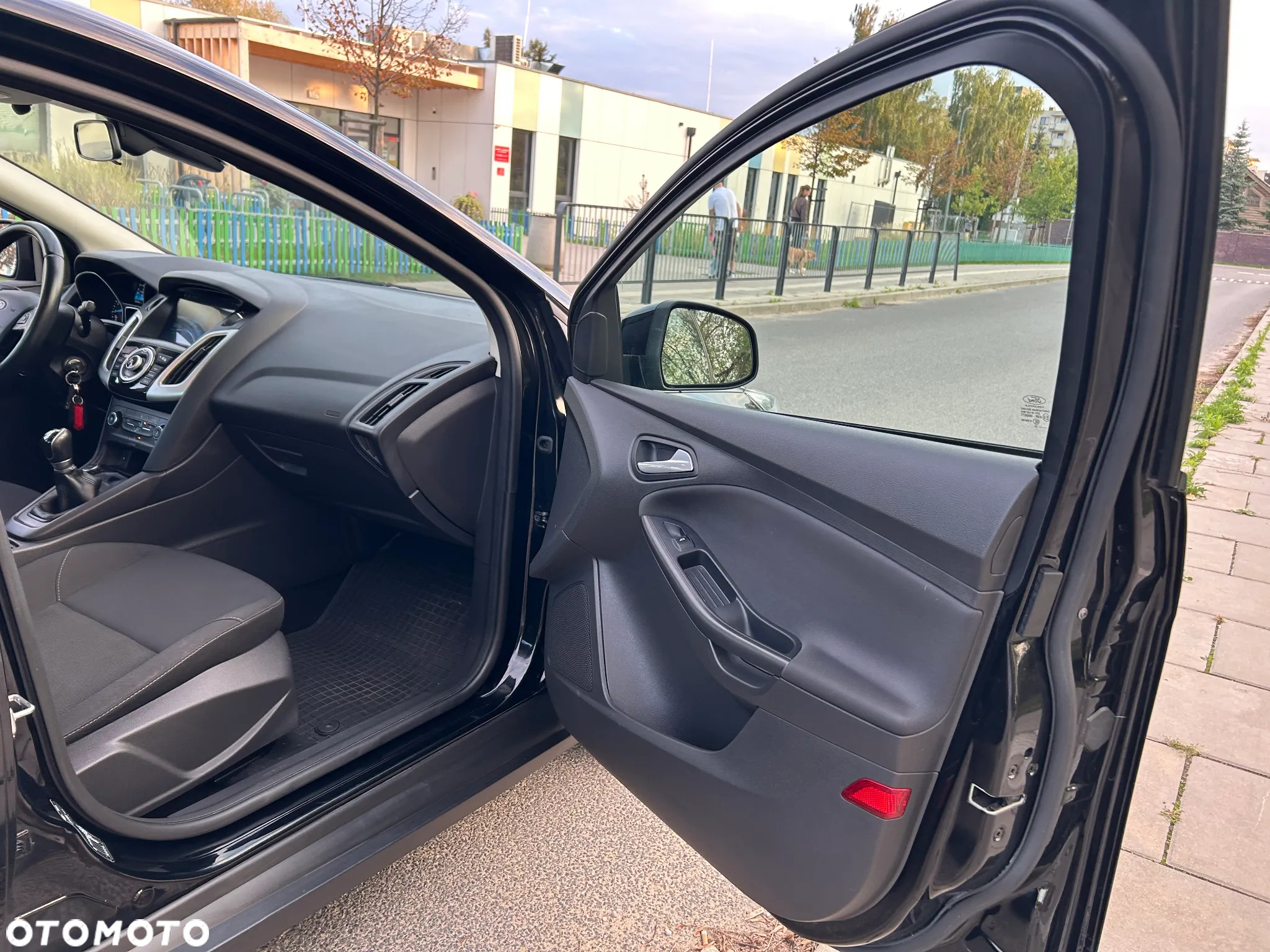 Ford Focus 1.6 Trend - 25