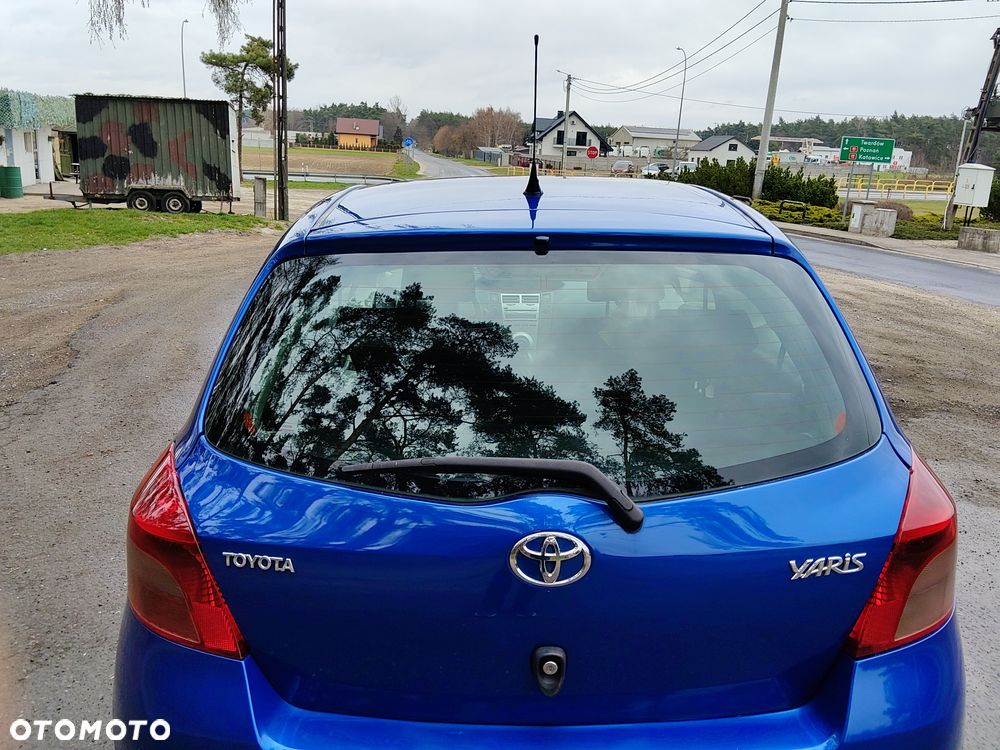 Toyota Yaris 1.0 Terra - 6