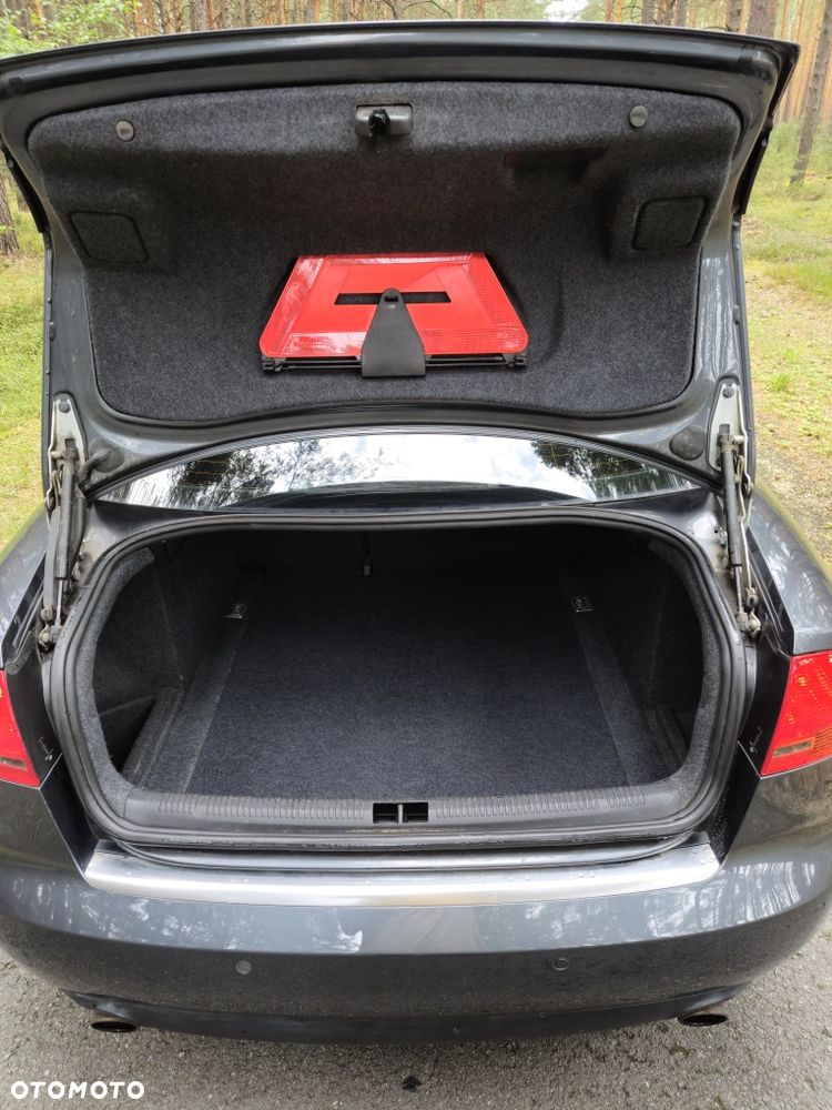 Audi A4 Limousine - 6