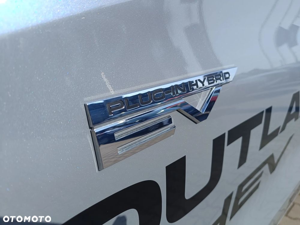 Mitsubishi Outlander Instyle Plus - 10