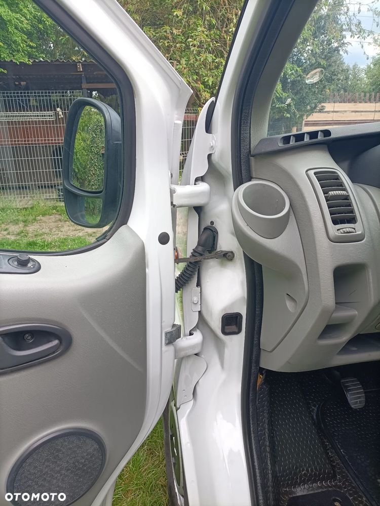 Opel Vivaro - 18