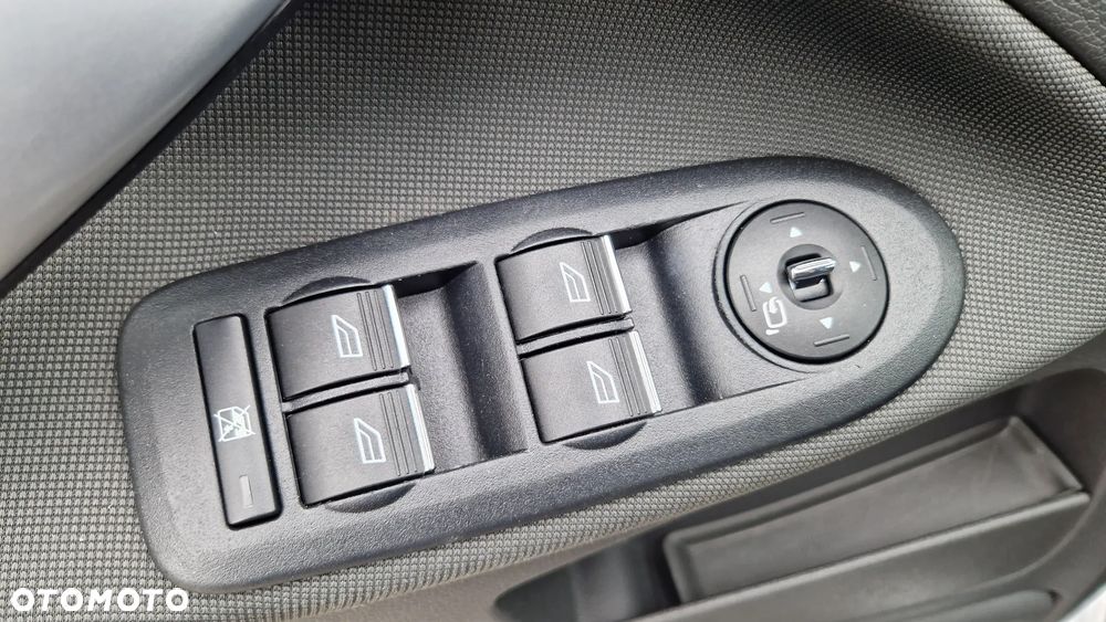 Ford Kuga 2.0 TDCi 2x4 Champions Edition - 23