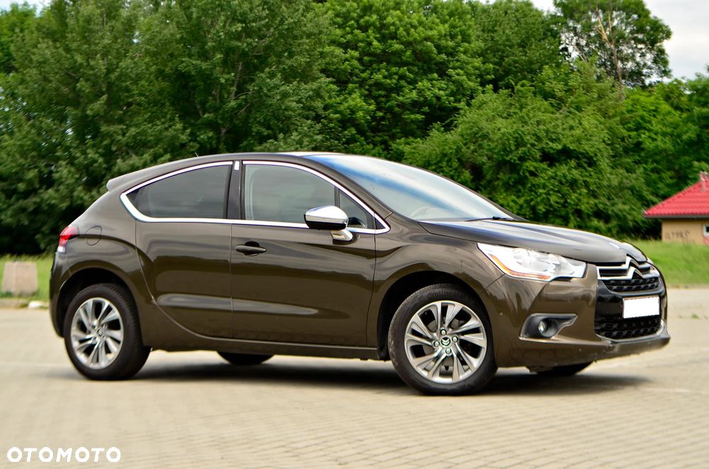 Citroën DS4 e-HDi 115 SoChic - 13