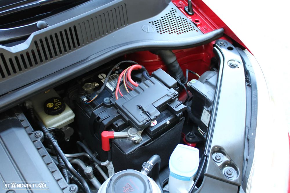 VW Up! 1.0 BMT High Auto - 39