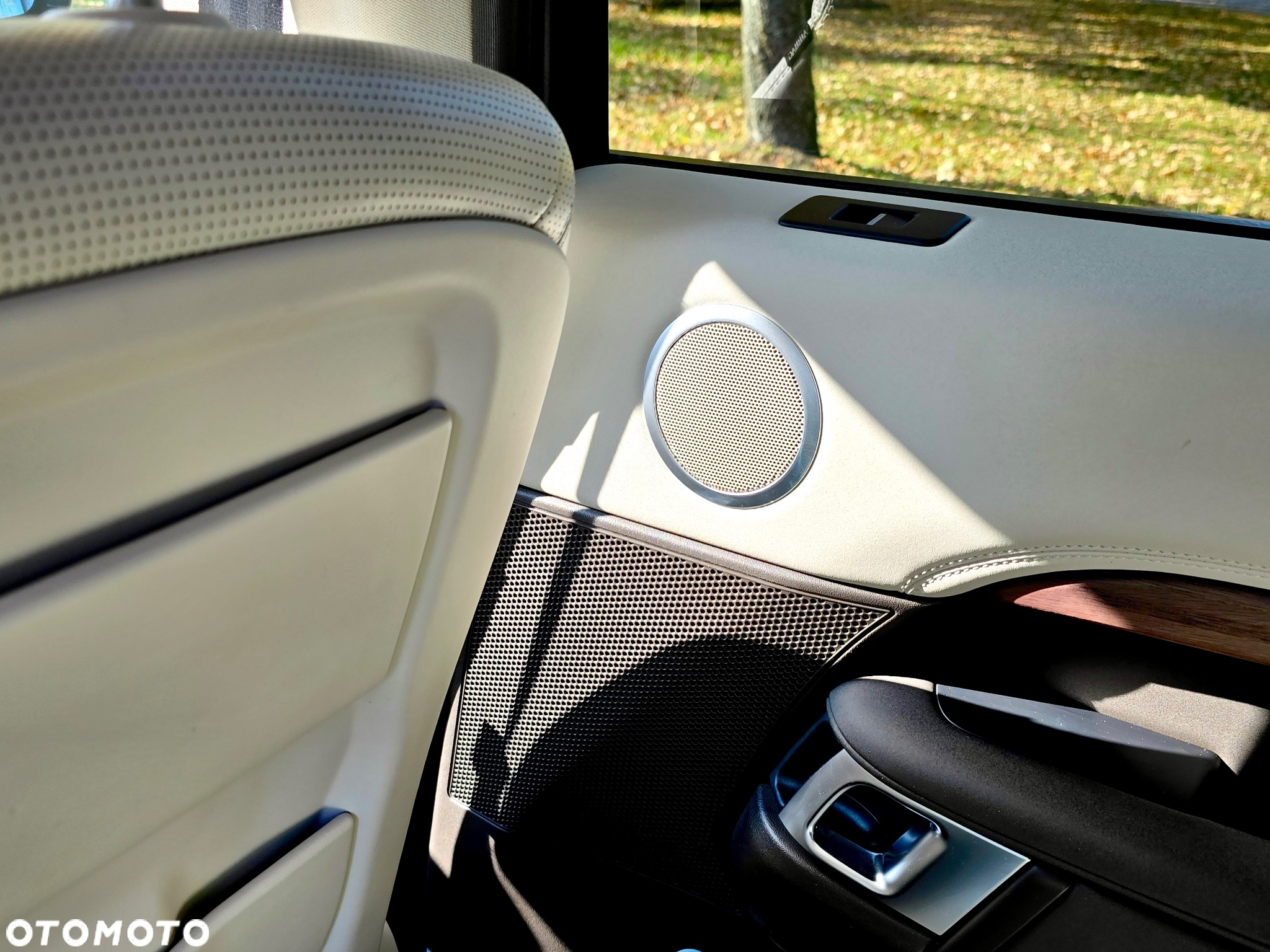 Land Rover Discovery V 2.0 SD4 HSE - 32