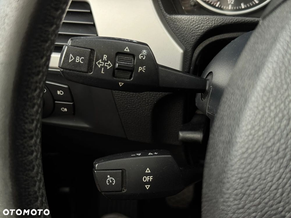 BMW Seria 3 320i - 30