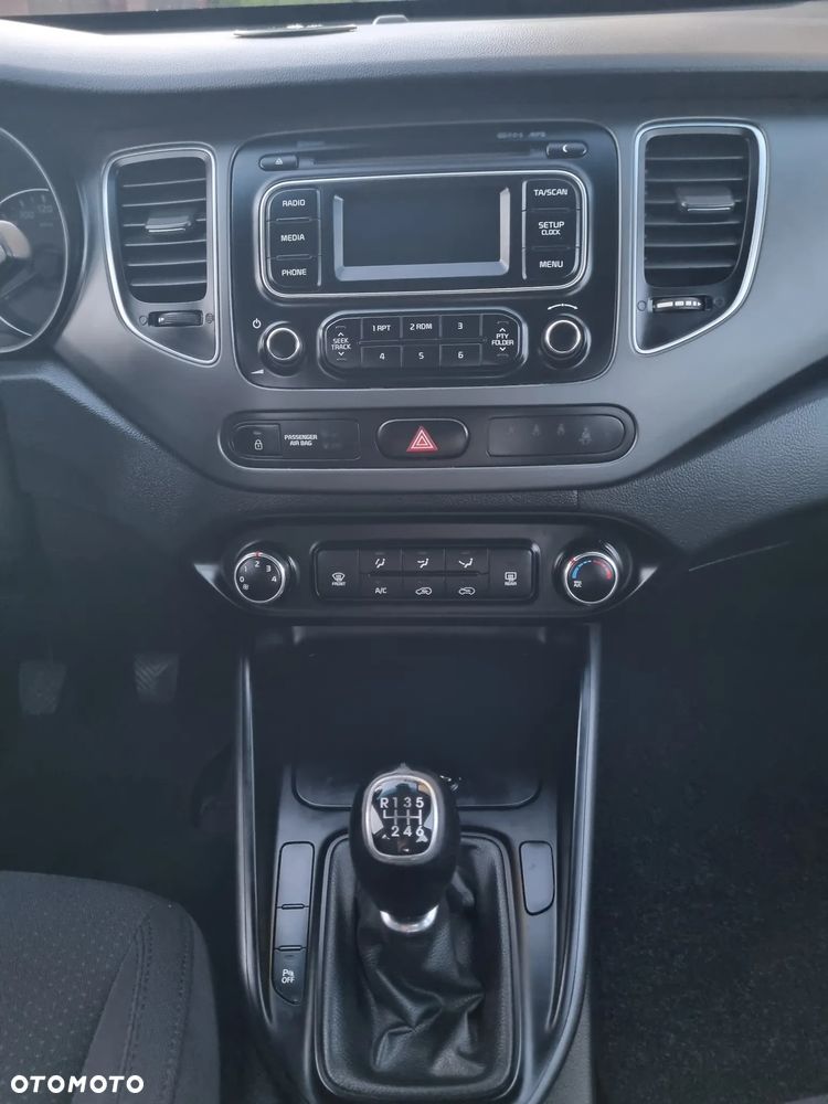 Kia Carens 1.7 CRDi 115 Fifa World Cup Edition - 23