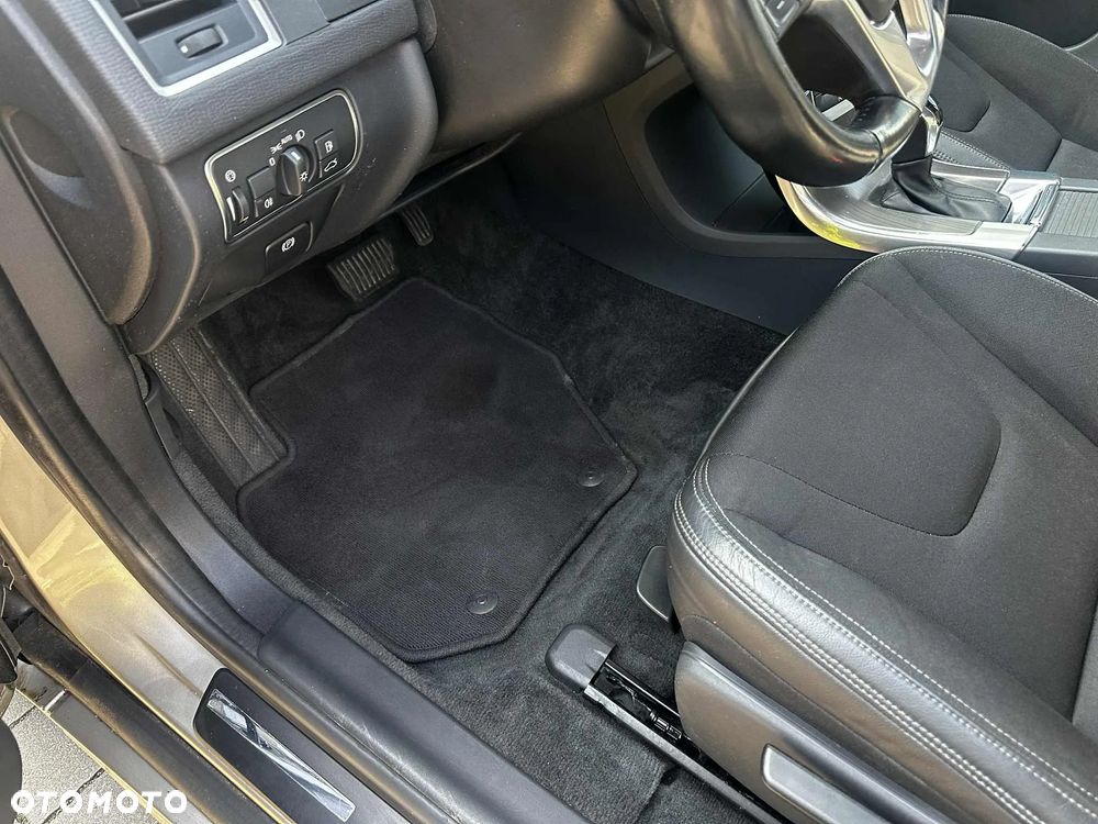 Volvo XC 60 D4 Drive-E Momentum - 8