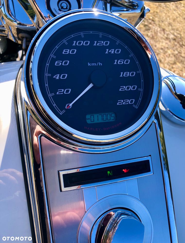 Harley-Davidson Touring Road King - 11