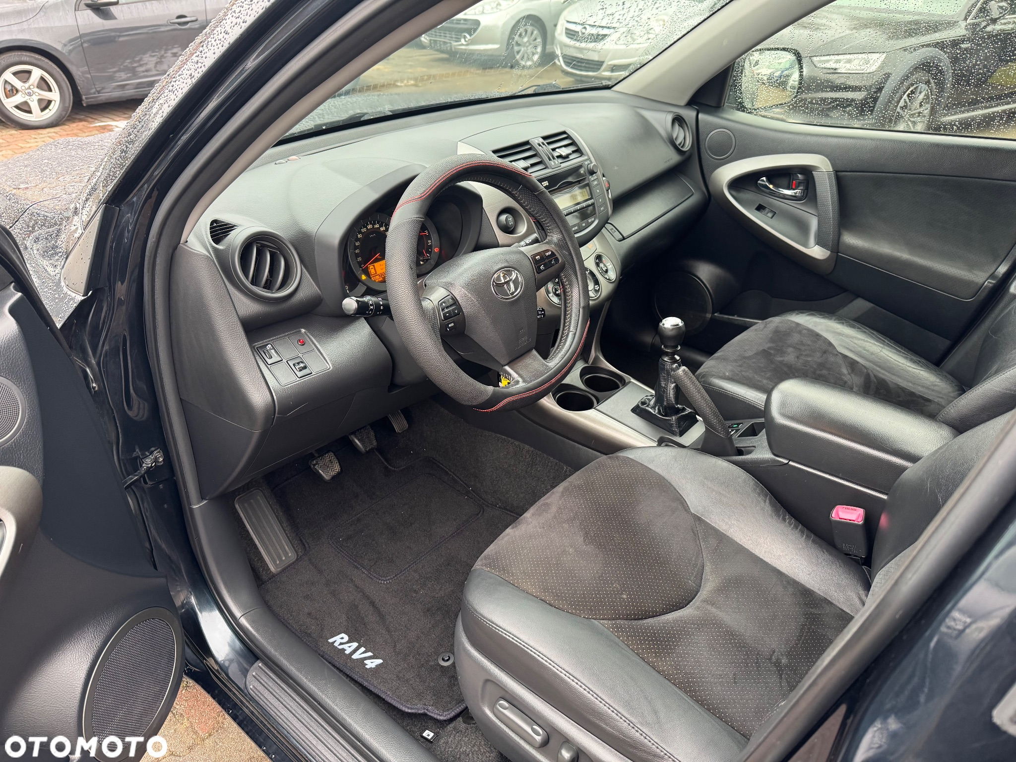 Toyota RAV4 - 16