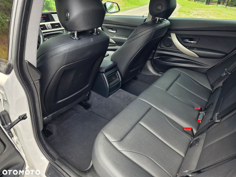 BMW Seria 3 318d DPF - 19
