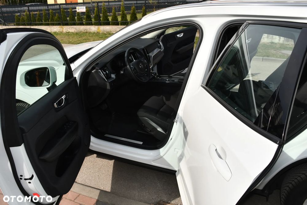 Volvo XC 60 T4 Momentum - 10