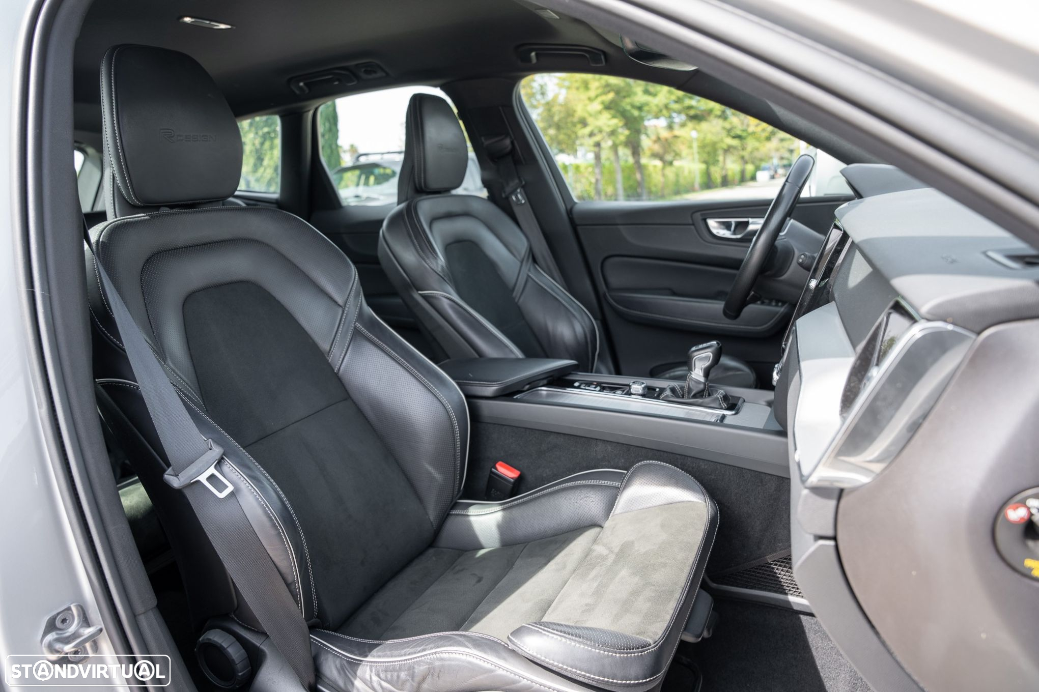 Volvo XC 60 2.0 D4 R-Design Geartronic - 16