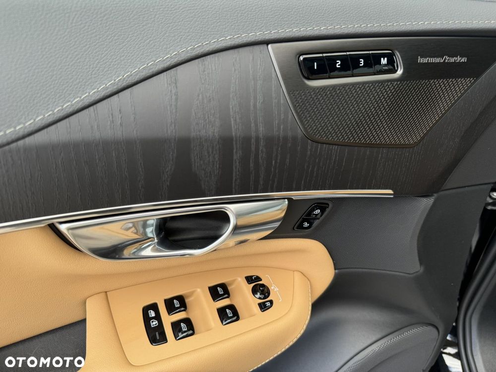 Volvo XC 90 - 26